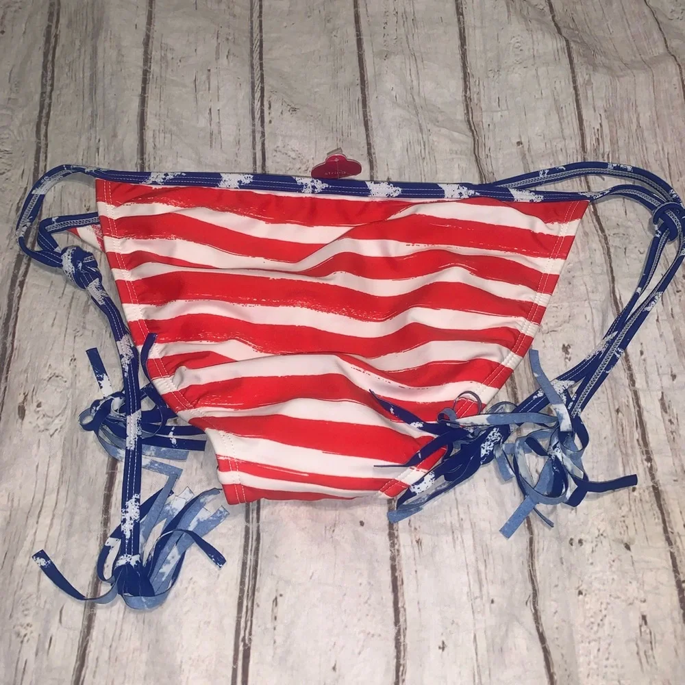 Xhilaration red white